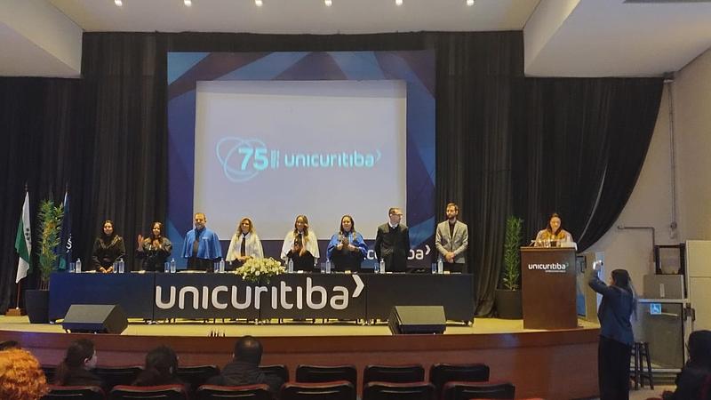 Primeira Reitora em 75 anos toma posse no UNICURITIBA.