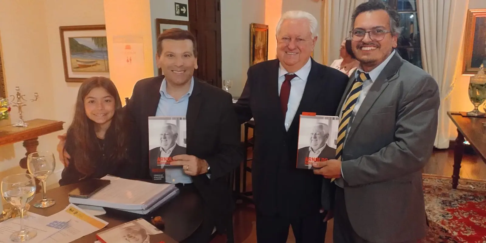 Lançamento de livro em tributo a Arnoldo Hammerschmidt