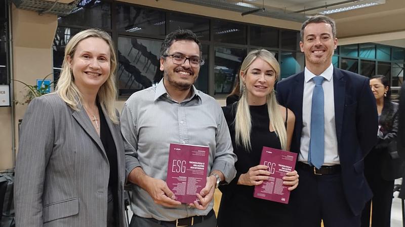 Lançamento de ESG, Tecnologia e Relações Societárias no UNICURITIBA reúne juristas e acadêmicos.