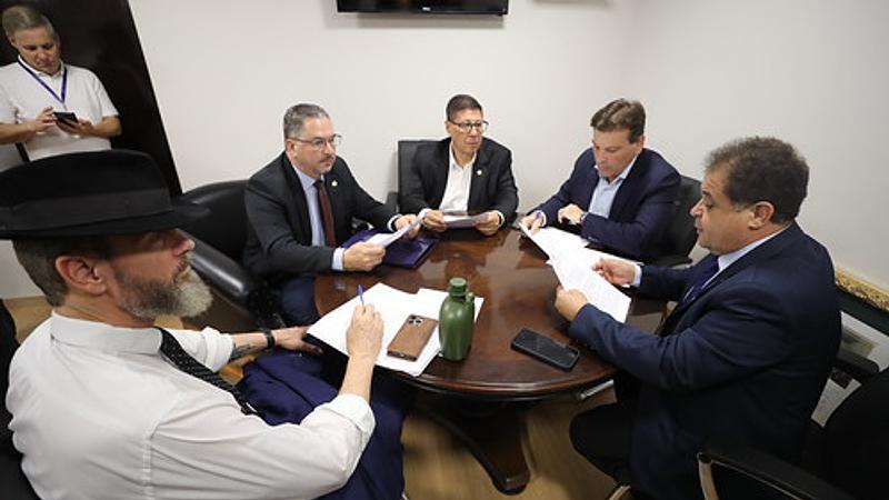 Ampliação da meia-entrada e novas regras ao consumidor contam com atuação técnica do Dr. Pierre na ALEPR